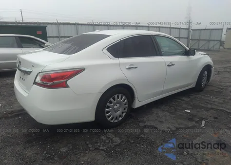 2015 Nissan Altima 2.5 Sv/2.5/2.5 S/2.5 Sl z USA, uszkodzony, nr VIN 1N4AL3AP0FN385893